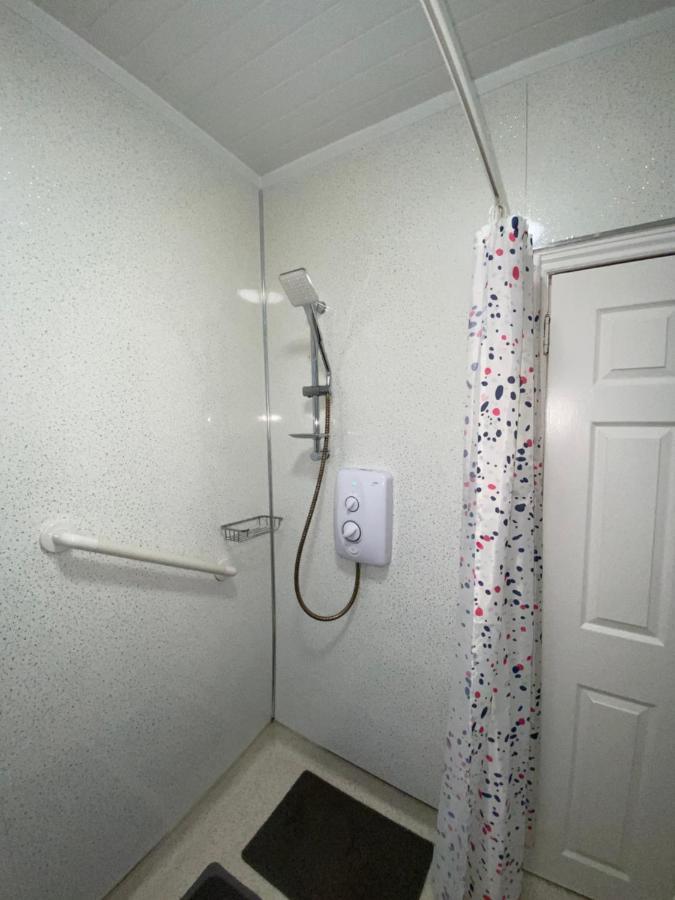 Private Lounge And Double Room Kilwinning Exterior foto