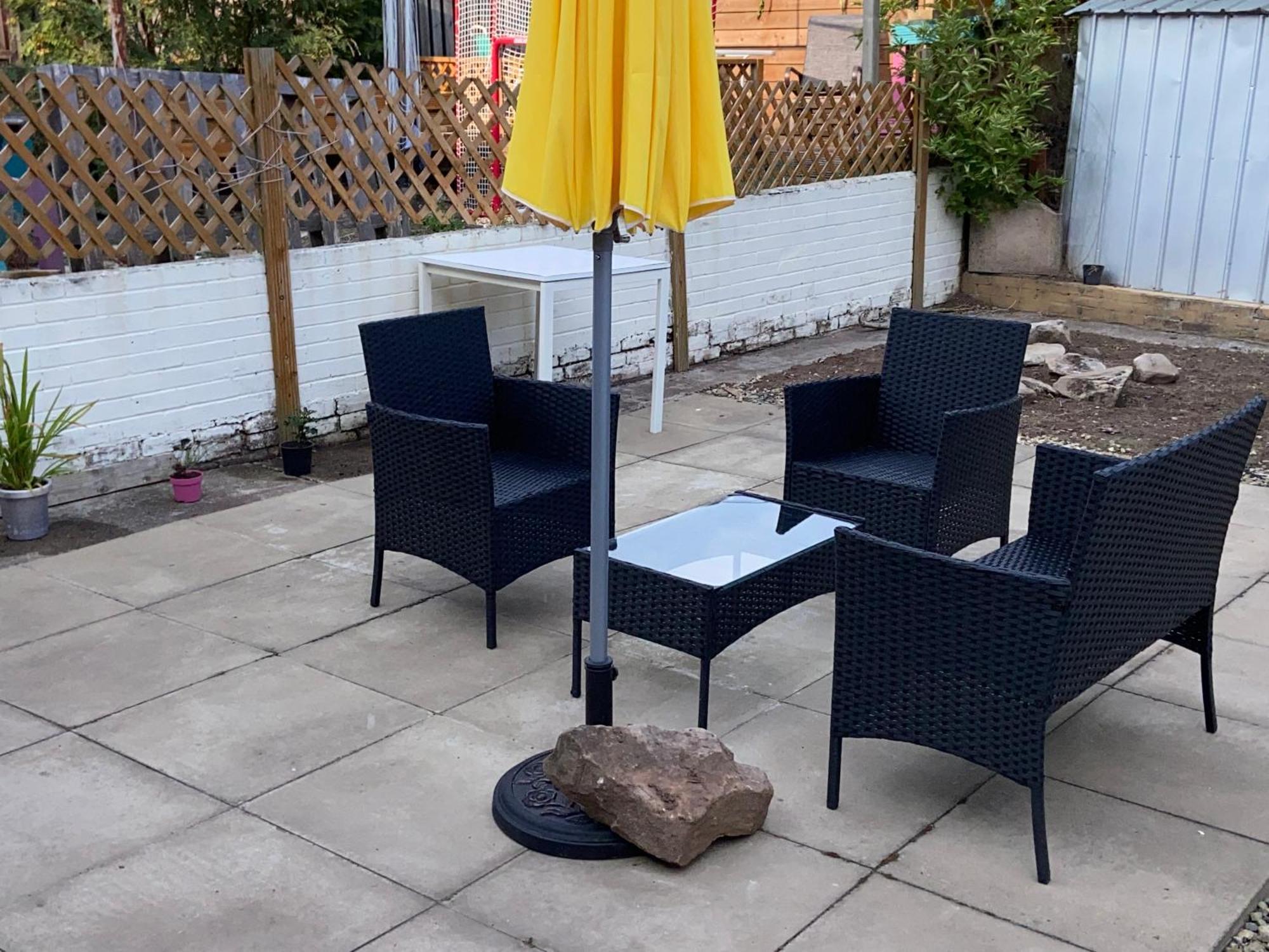 Private Lounge And Double Room Kilwinning Exterior foto